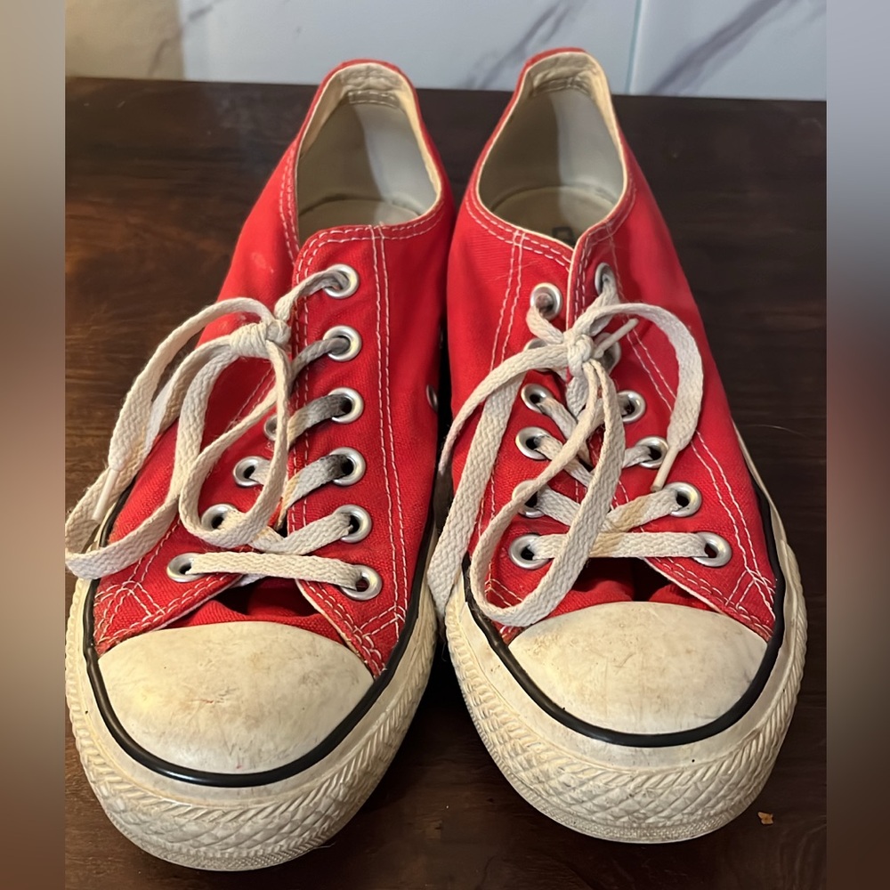 Converse Red